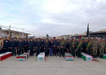 پیکرهای مطهر ۵۷ شهید گمنام دوران دفاع مقدس استان ایلام از طریق مرز بین المللی مهران وارد کشور شد