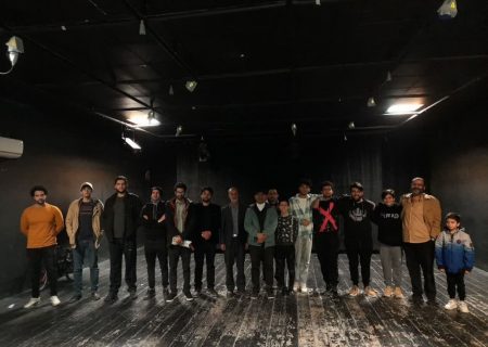 «کرنر زیر درختان بلوط» از زمین چوار تا جشنواره تئاتر فجر